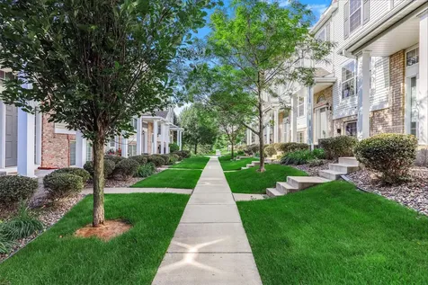 880 Ledgestone Drive Mahtomedi MN 55115