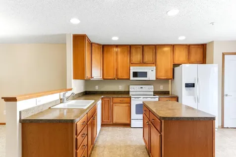 880 Ledgestone Drive Mahtomedi MN 55115