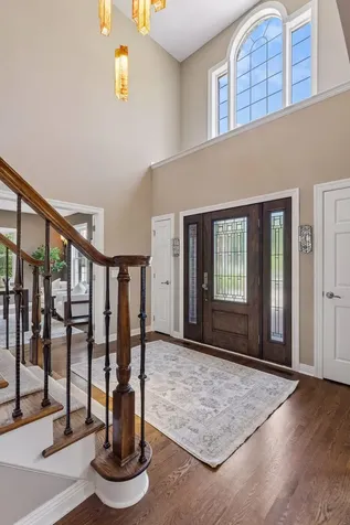 2012 Pine Ridge Drive West Saint Paul MN 55118