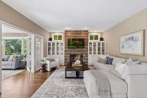 2012 Pine Ridge Drive West Saint Paul MN 55118