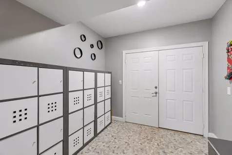 2012 Pine Ridge Drive West Saint Paul MN 55118