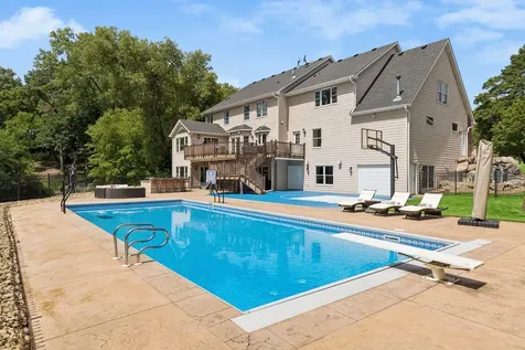 2012 Pine Ridge Drive West Saint Paul MN 55118