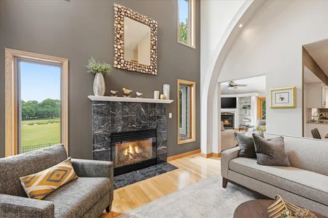 9743 Wellington Lane Woodbury MN 55125