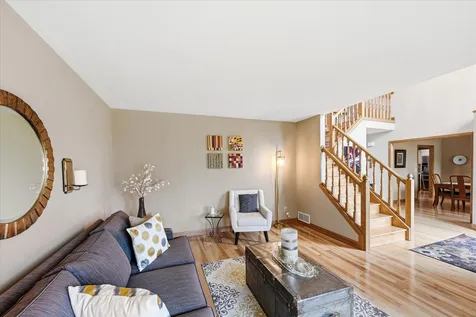 9743 Wellington Lane Woodbury MN 55125