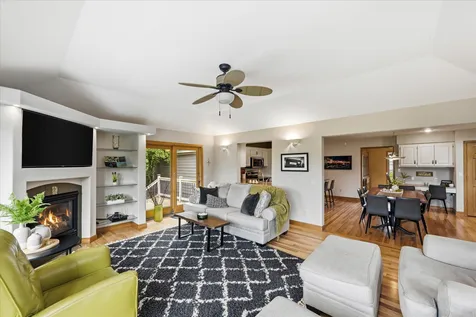 9743 Wellington Lane Woodbury MN 55125
