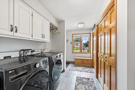 9743 Wellington Lane Woodbury MN 55125