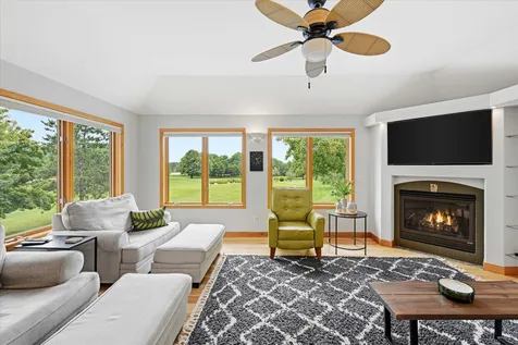 9743 Wellington Lane Woodbury MN 55125