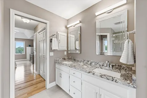 9743 Wellington Lane Woodbury MN 55125