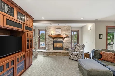 9743 Wellington Lane Woodbury MN 55125