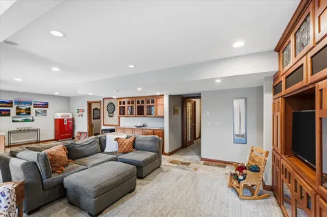 9743 Wellington Lane Woodbury MN 55125