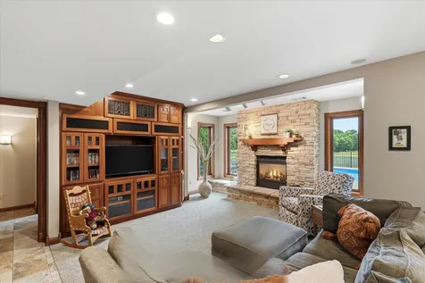 9743 Wellington Lane Woodbury MN 55125
