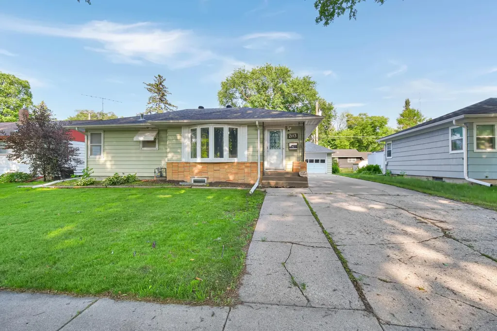 2113 7th Street N Fargo ND 58102