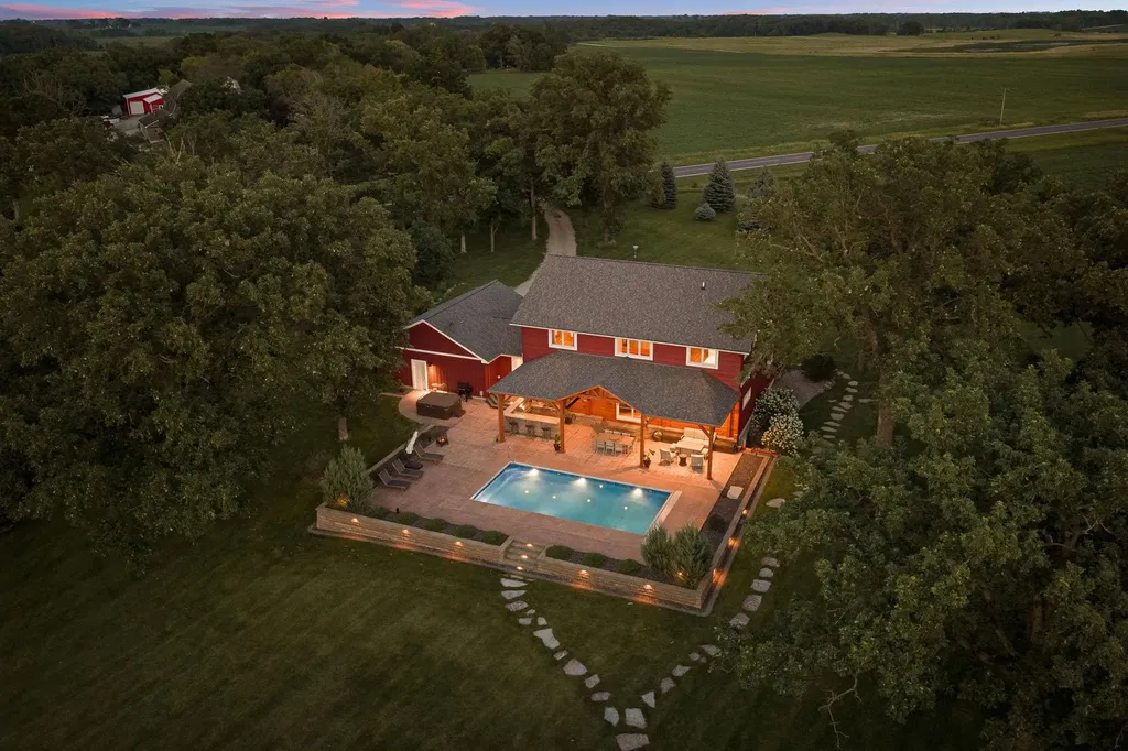 25551 885th Avenue Austin MN 55912