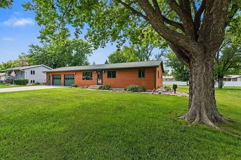 804 6th Avenue SE Pipestone MN 56164