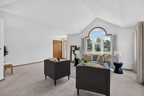 469 Voyager Drive Alexandria MN 56308