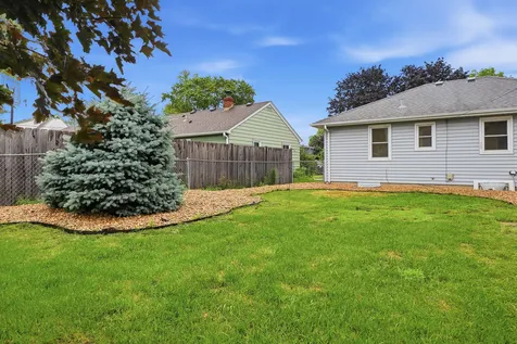 243 13th Avenue N South Saint Paul MN 55075