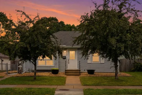 243 13th Avenue N South Saint Paul MN 55075