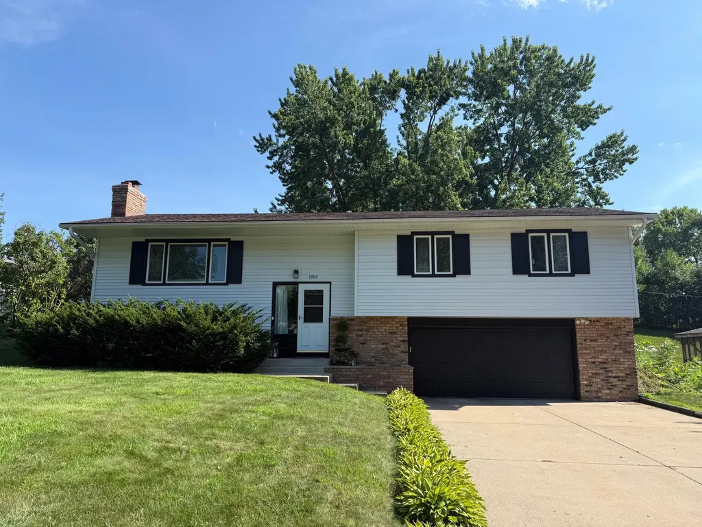 1880 Gold Trail Eagan MN 55122