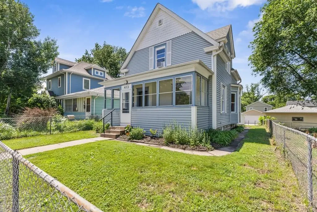 413 Knox Avenue N Minneapolis MN 55405