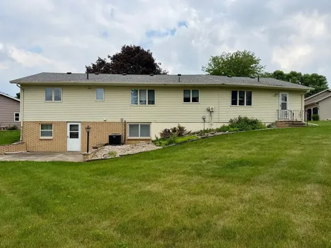 1111 Elm Cove Luverne MN 56156