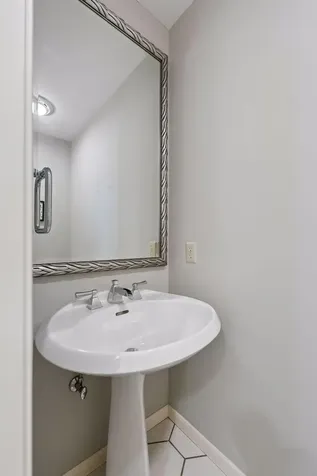 2726 Humboldt Avenue S Minneapolis MN 55408