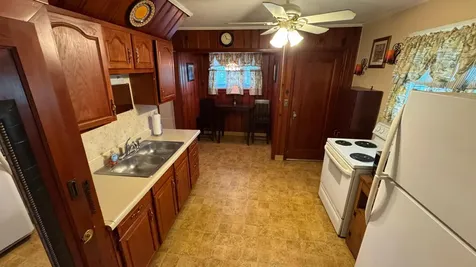1805 Fulham Street Lauderdale MN 55113