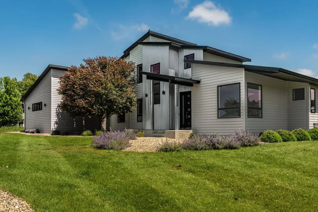 4080 Ironton Lane SW Plainview MN 55902