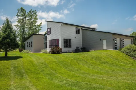 4080 Ironton Lane SW Plainview MN 55902