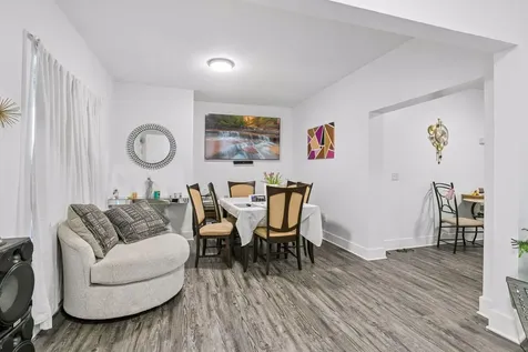 935 Iglehart Avenue Saint Paul MN 55104