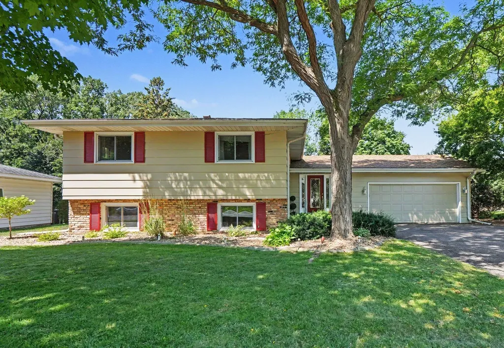436 Rice Creek Boulevard NE Fridley MN 55432