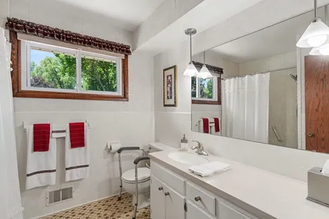 436 Rice Creek Boulevard NE Fridley MN 55432