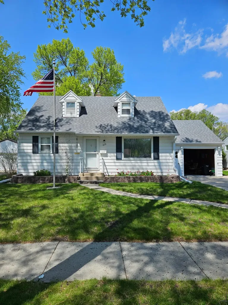 213 23rd Avenue N Fargo ND 58102