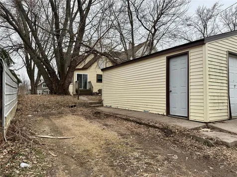 869 Lawson Avenue E Saint Paul MN 55106