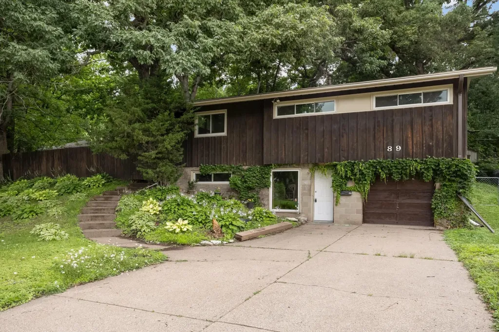 89 Flandrau Place Saint Paul MN 55106