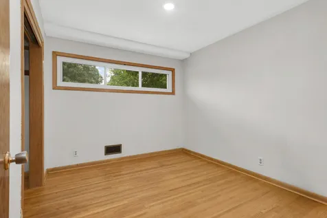 89 Flandrau Place Saint Paul MN 55106