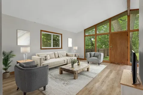 89 Flandrau Place Saint Paul MN 55106