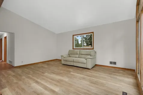 89 Flandrau Place Saint Paul MN 55106