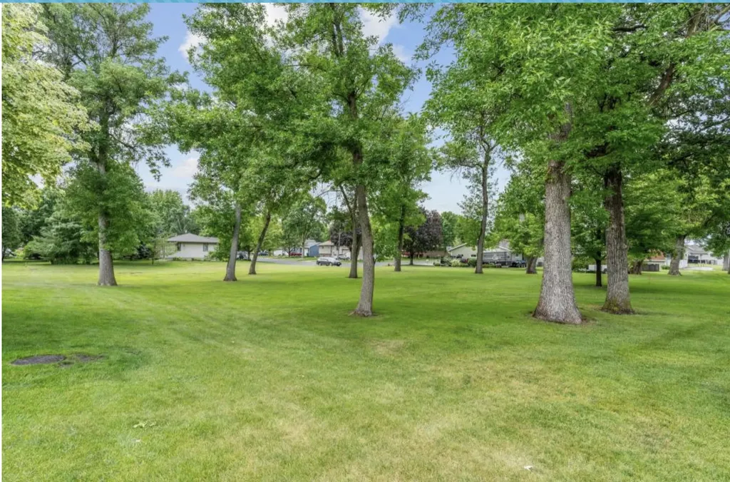 Tbd Tbd Hamburg MN 55339