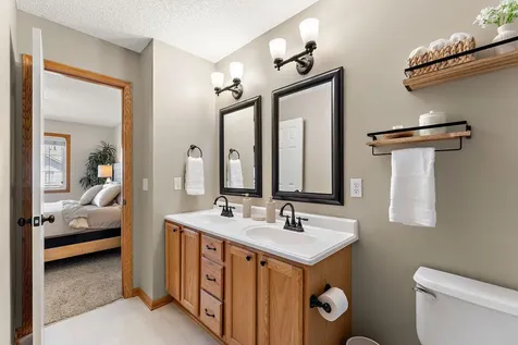 8598 Quarry Ridge Lane Woodbury MN 55125