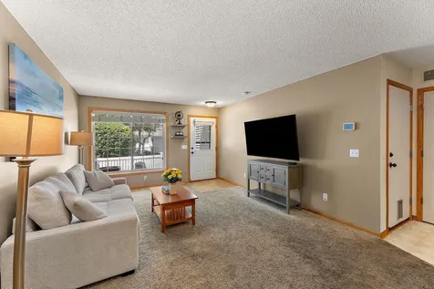 8598 Quarry Ridge Lane Woodbury MN 55125
