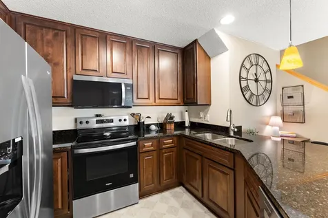 8598 Quarry Ridge Lane Woodbury MN 55125
