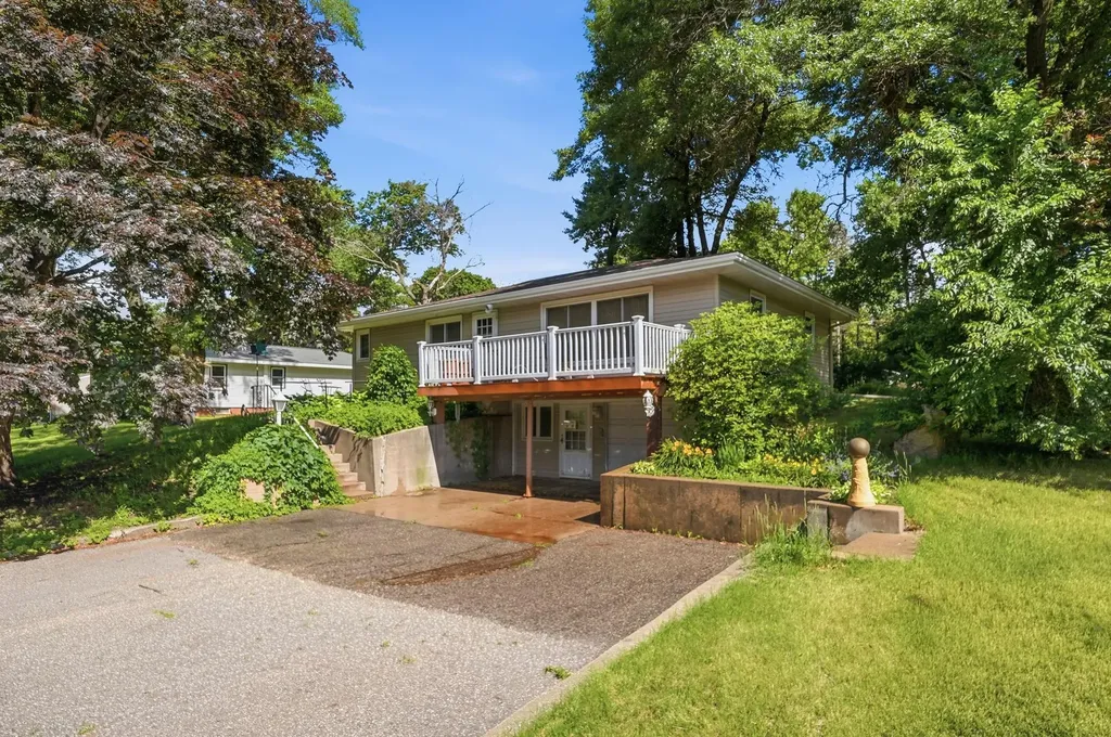 1505 Scenic Drive NW Sauk Rapids MN 56379
