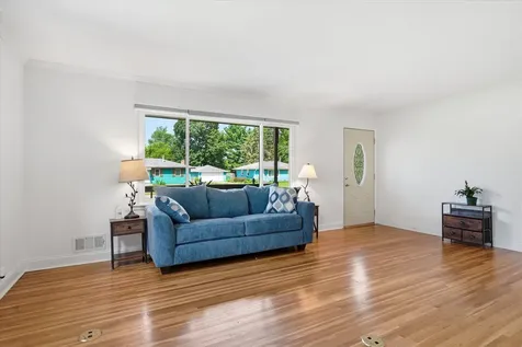 8137 16th Avenue S Bloomington MN 55425