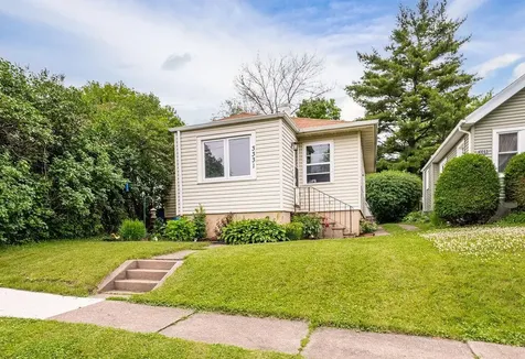 3331 Vernon Street Duluth MN 55806
