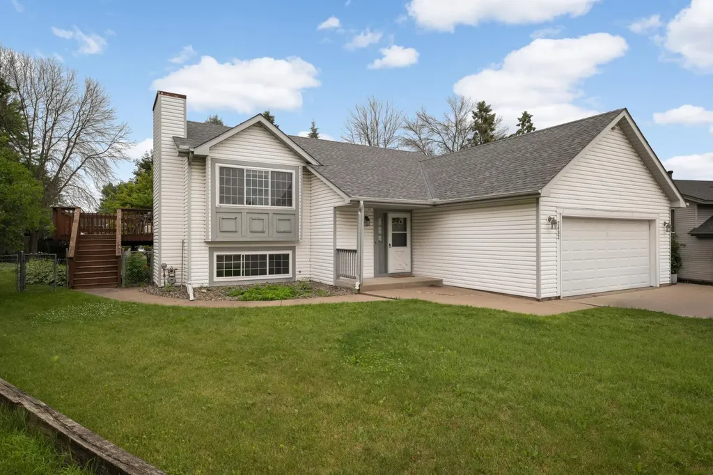 2432 Henslow Court N Oakdale MN 55128