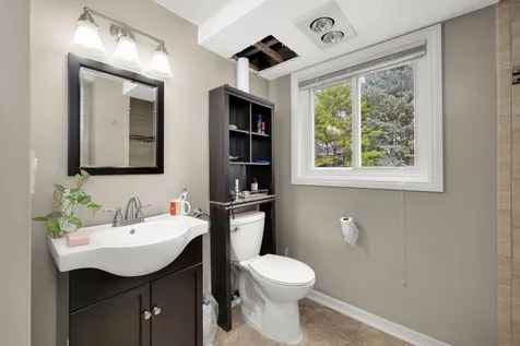 2432 Henslow Court N Oakdale MN 55128