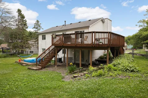 2432 Henslow Court N Oakdale MN 55128