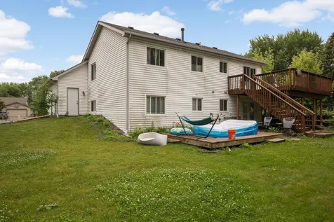 2432 Henslow Court N Oakdale MN 55128