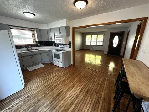 1002 Poplar Avenue Marshall MN 56258