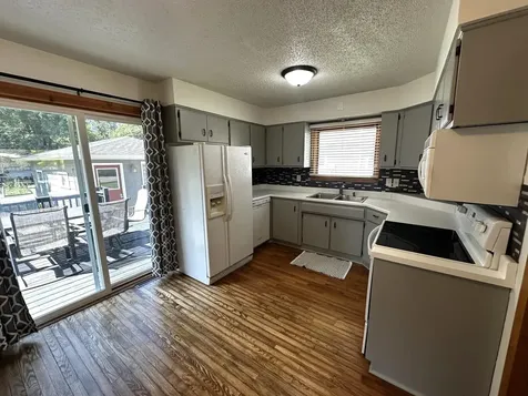 1002 Poplar Avenue Marshall MN 56258